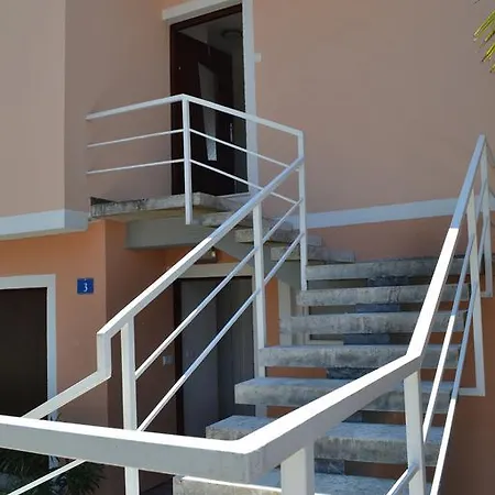 Lungomare Apartment *