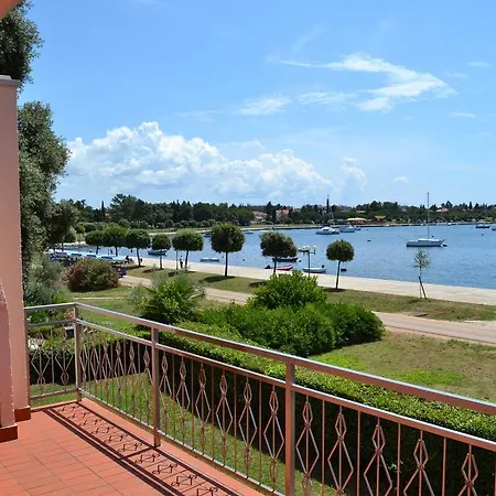 Lungomare Apartment