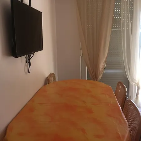 Lungomare Apartment *
